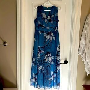Blue floral chiffon dress with lining.